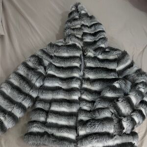 Women's Black and Gray Faux Fur Jacket